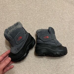 The North Face Charcoal and Black Infant Boots